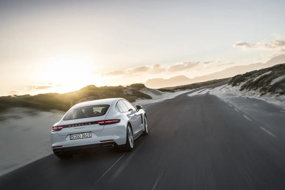 Porsche Panamera 4 E-Hybrid, figlia della 918 [Video primo test] (20)