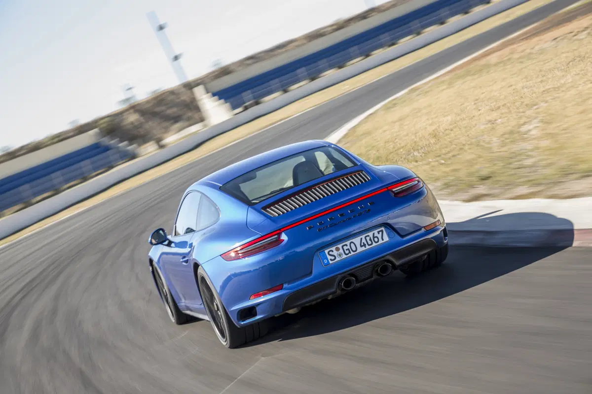 Porsche 911 GTS restyling 2017, il giusto mezzo [Video primo test] (2)