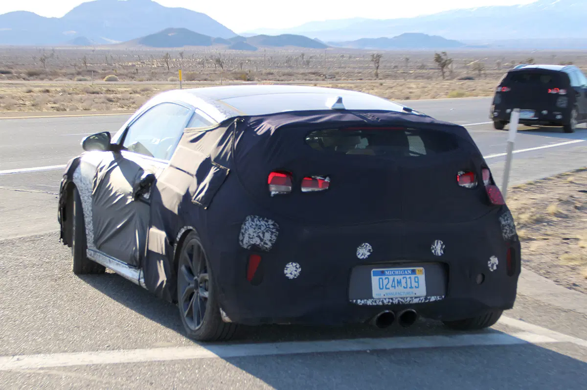 Hyundai Veloster 2019: le prime foto spia dalla California (6)