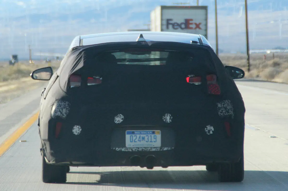 Hyundai Veloster 2019: le prime foto spia dalla California (8)