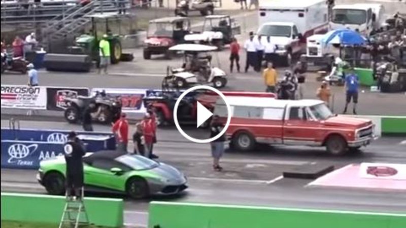 Drag Race: Lamborghini Huracan vs. vecchio pick-up [Video]