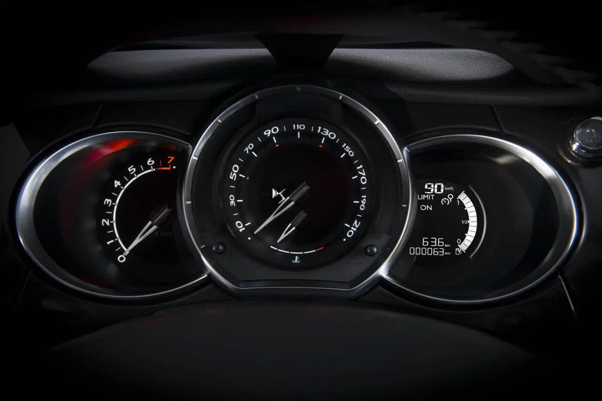 Quale comprare, Confronto: Audi A1 1.0 TFSI Vs DS 3 1.2 PureTech (9)