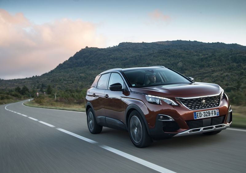 Peugeot 3008, produzione bloccata per un incendio in fabbrica