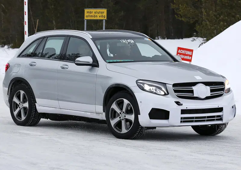Mercedes: primi test su piattaforma elettrica EVA