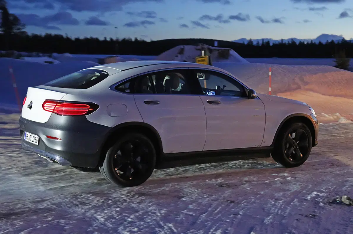 Mercedes: primi test su piattaforma elettrica EVA (8)