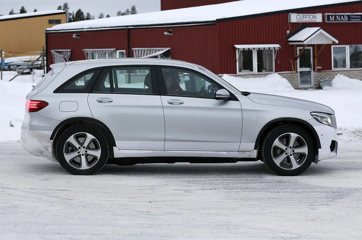 Mercedes: primi test su piattaforma elettrica EVA (2)