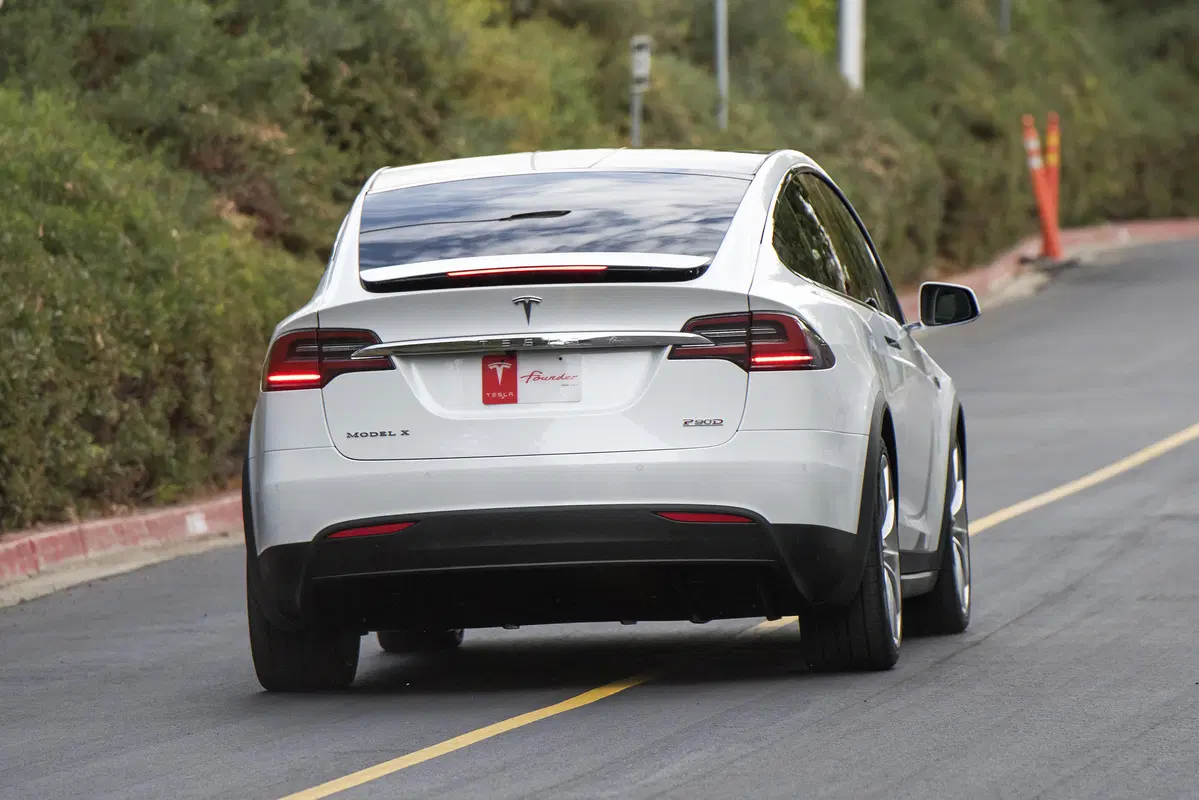 Tesla Model X P90D [Video Primo Test] (2)