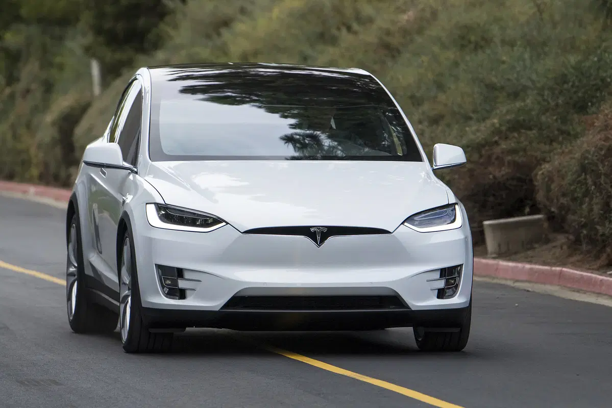 Tesla Model X P90D [Video Primo Test]