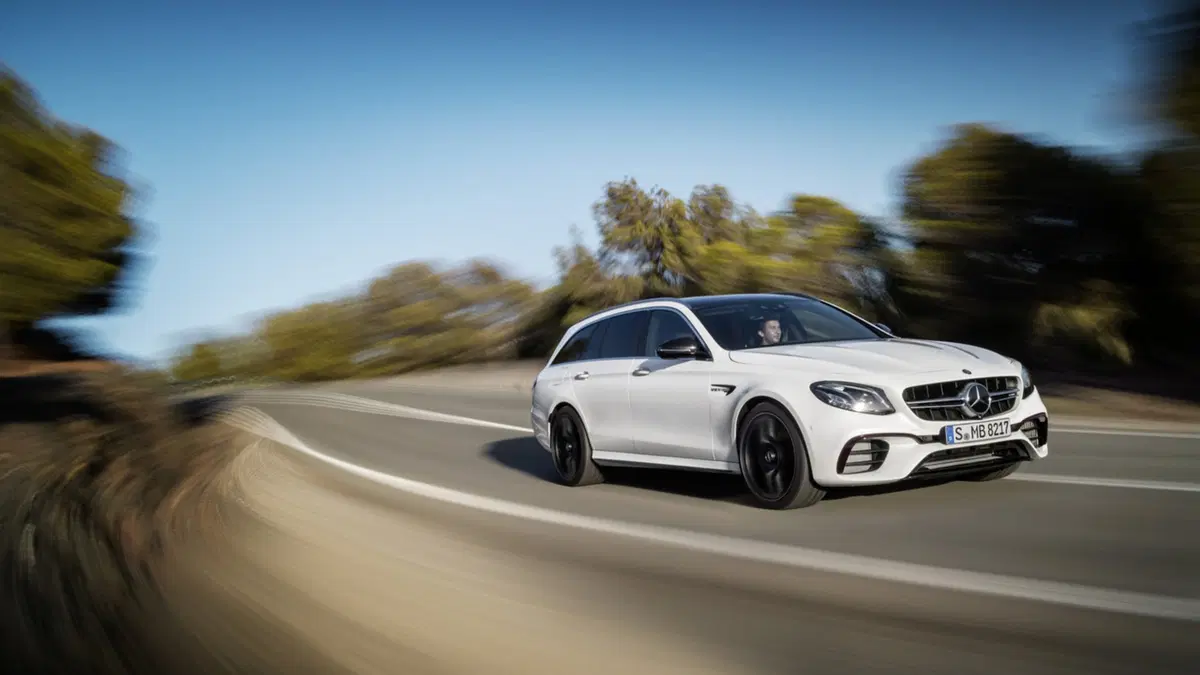 Mercedes-AMG E 63 SW 4Matic+, debutto a Ginevra (5)