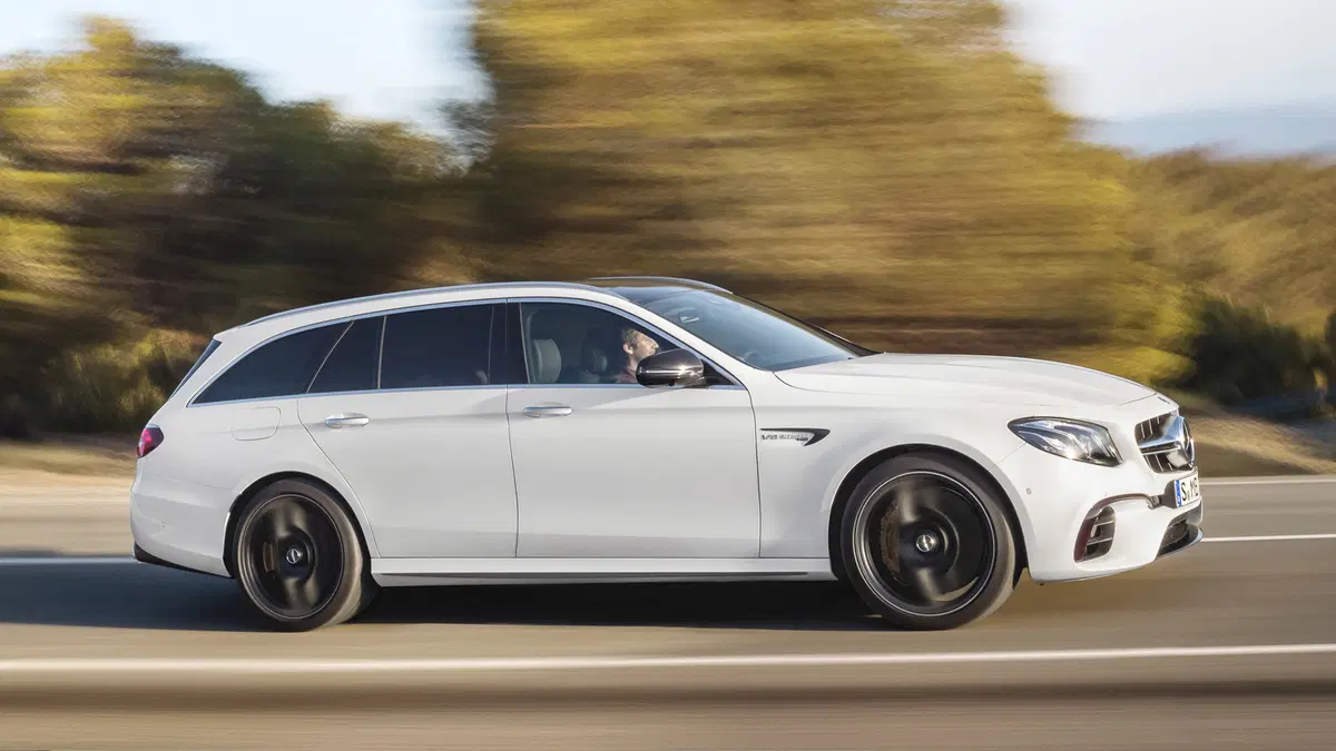 Mercedes-AMG E 63 SW 4Matic+, debutto a Ginevra (8)