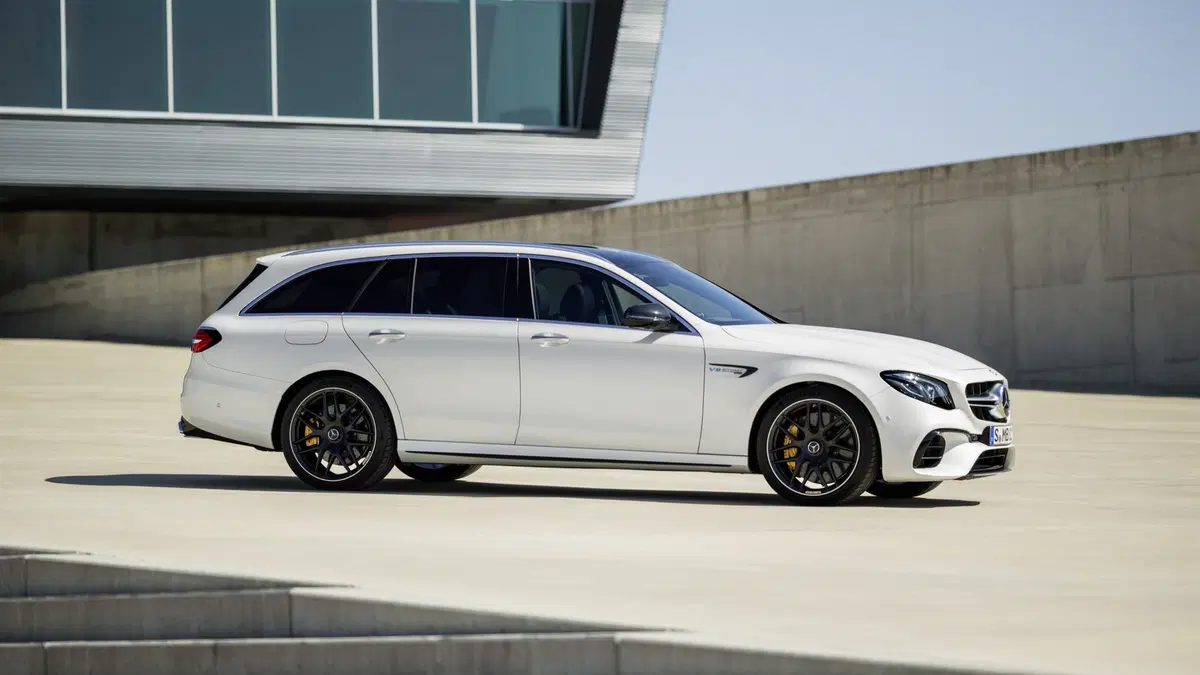 Mercedes-AMG E 63 SW 4Matic+, debutto a Ginevra