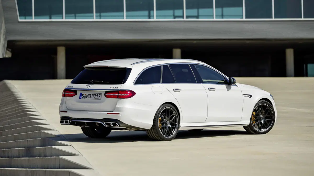 Mercedes-AMG E 63 SW 4Matic+, debutto a Ginevra (9)