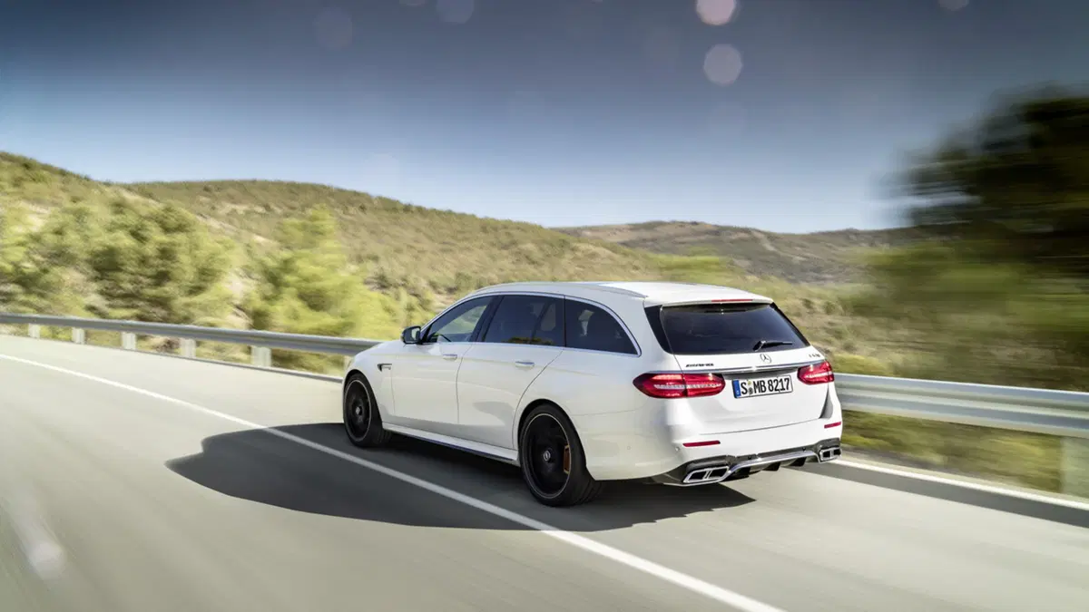 Mercedes-AMG E 63 SW 4Matic+, debutto a Ginevra (10)
