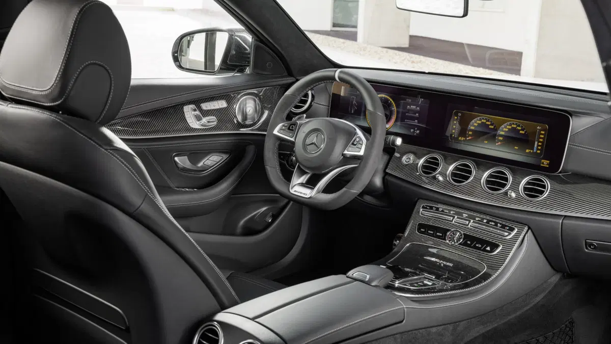 Mercedes-AMG E 63 SW 4Matic+, debutto a Ginevra (12)