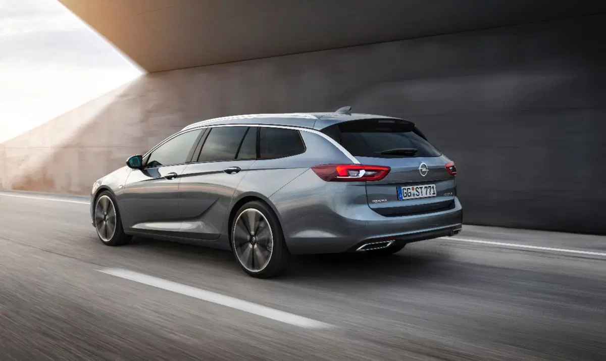 Opel Insignia Sports Tourer, ecco la seconda generazione della wagon (5)