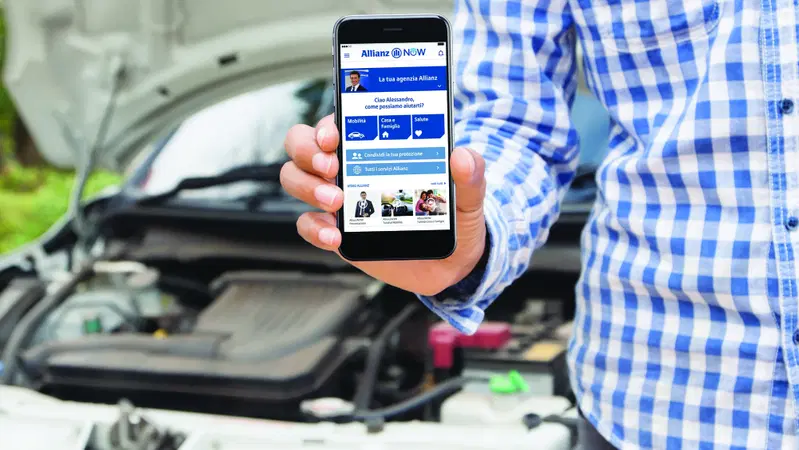 AllianzNOW, una nuova App d'emergenza per automobilisti e motociclisti