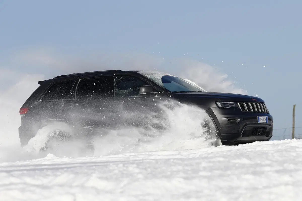 Jeep Grand Cherokee 2017, una e trina [video primo test]