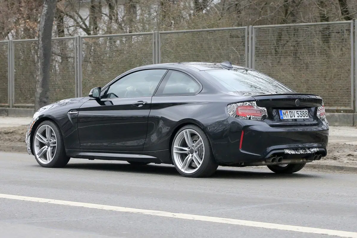 BMW M2 (2)
