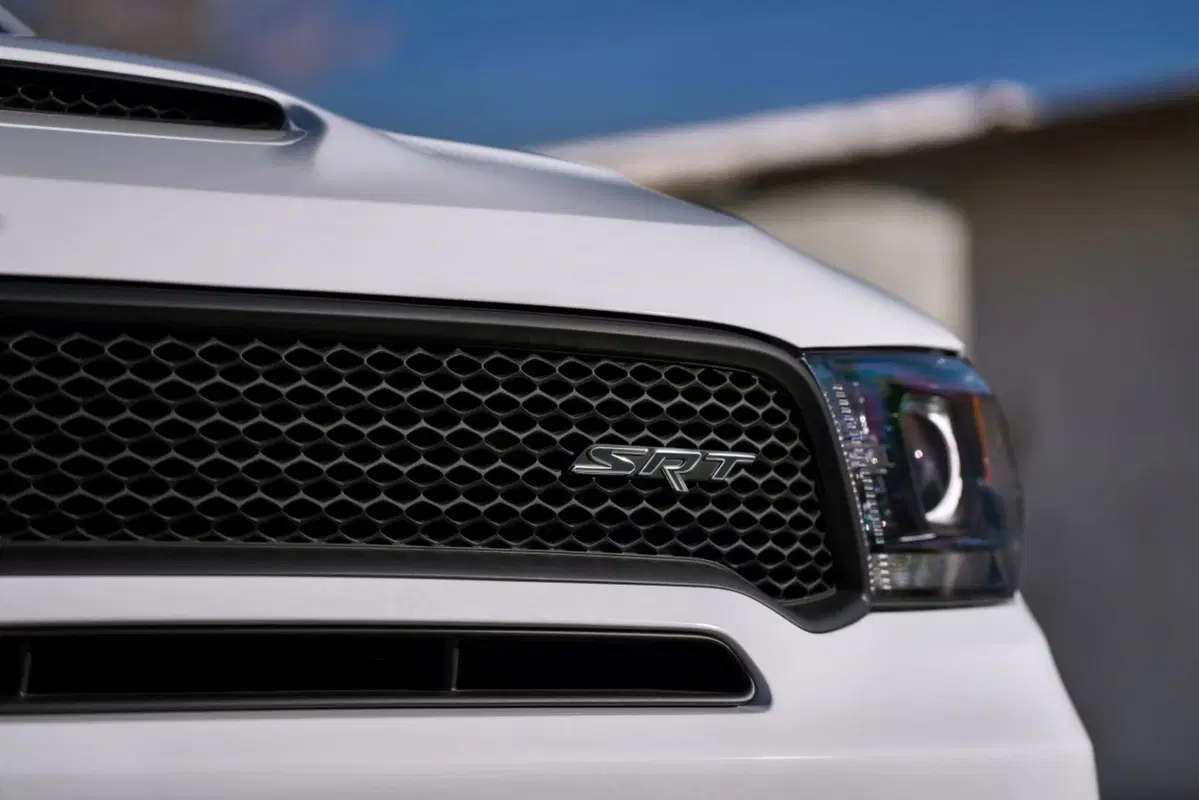 Dodge Durango SRT, imprendibile sul quarto di miglio (12)