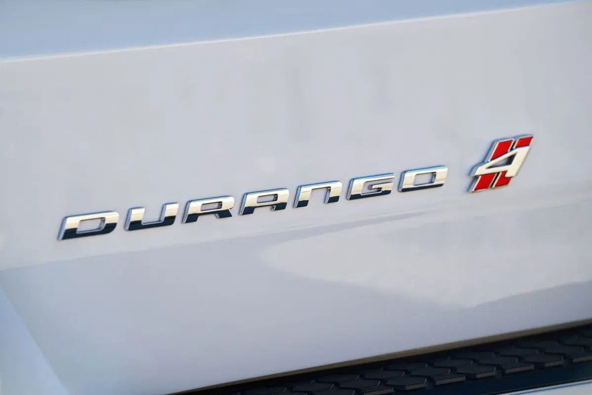Dodge Durango SRT, imprendibile sul quarto di miglio (15)