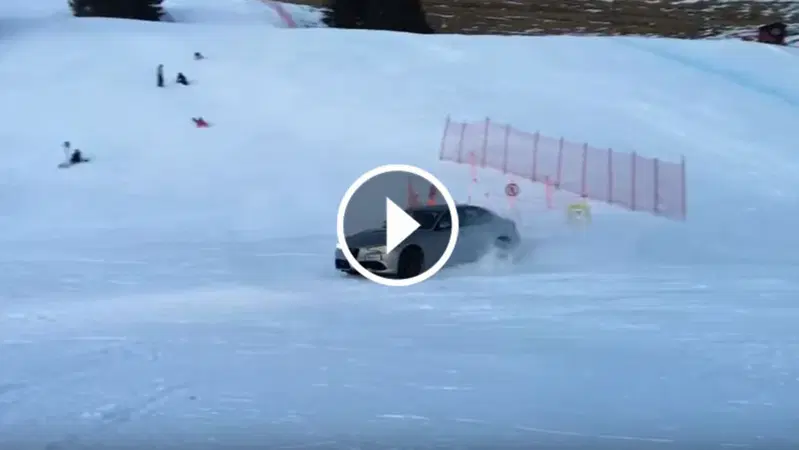 Alfa Romeo Giulia Q4: come si arrampica su una pista da sci [Video]