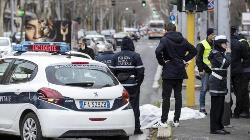 Roma, anziano travolto e ucciso da autobus che non si ferma