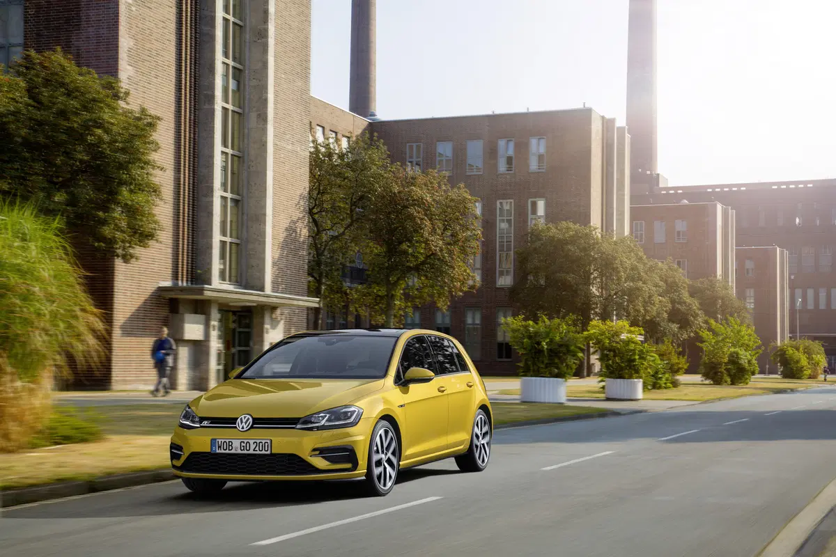 Volkswagen Golf restyling 2017: ecco come cambia [Video] (3)