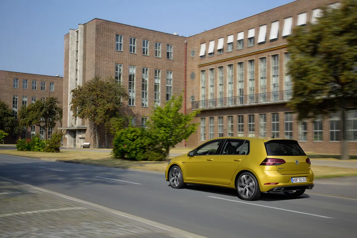 Volkswagen Golf restyling 2017: ecco come cambia [Video] (5)