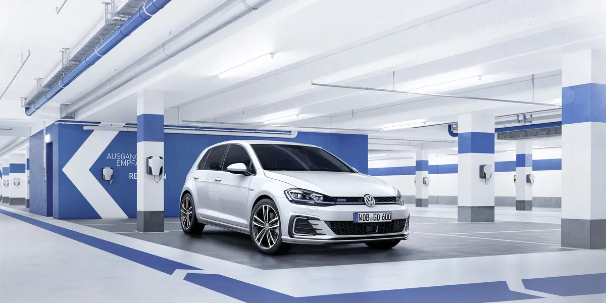 Volkswagen Golf restyling 2017: ecco come cambia [Video] (8)