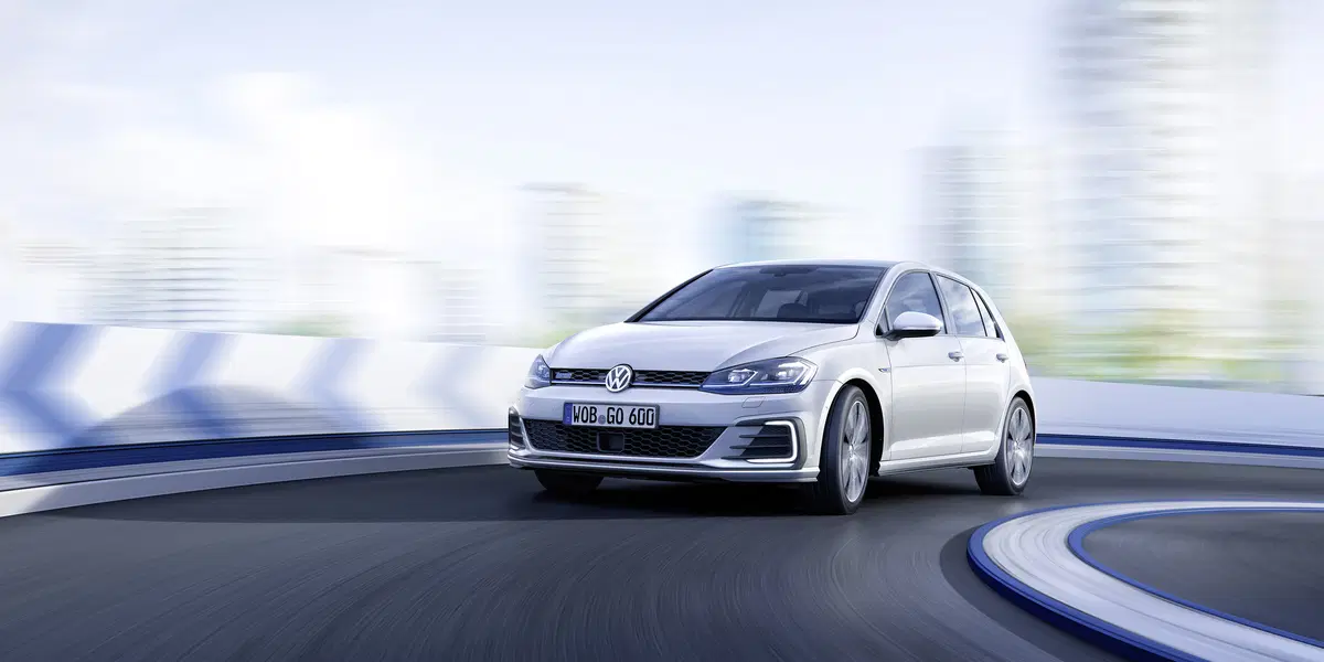 Volkswagen Golf restyling 2017: ecco come cambia [Video] (9)