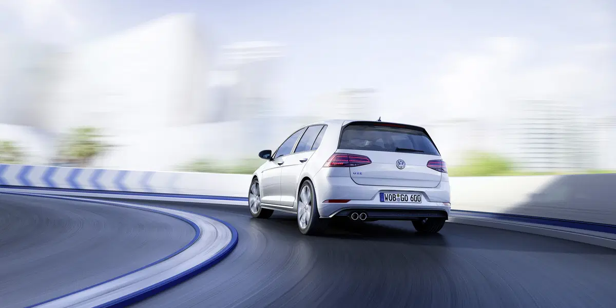 Volkswagen Golf restyling 2017: ecco come cambia [Video] (10)