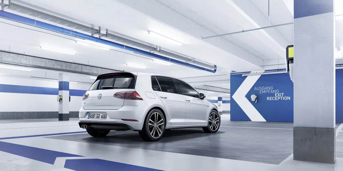 Volkswagen Golf restyling 2017: ecco come cambia [Video] (11)