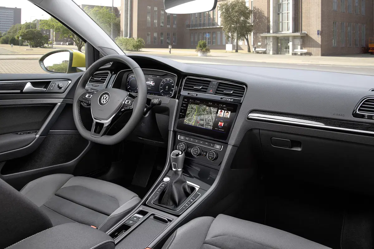 Volkswagen Golf restyling 2017: ecco come cambia [Video] (12)