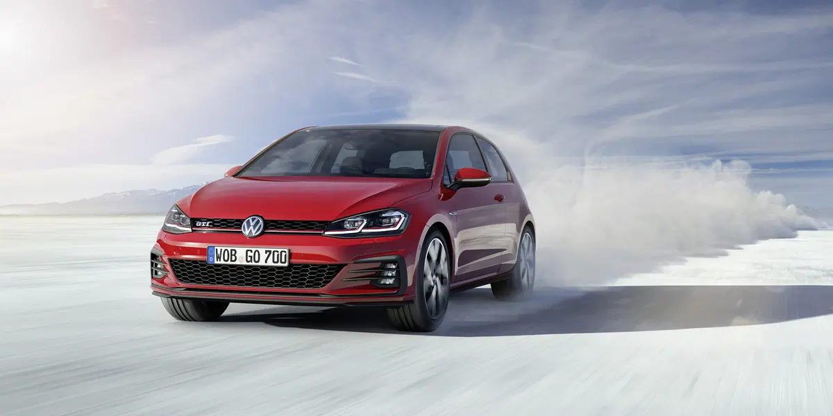 Volkswagen Golf restyling 2017: ecco come cambia [Video] (17)