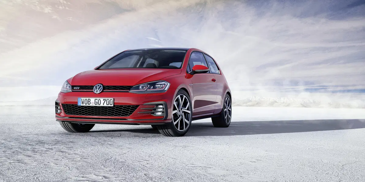 Volkswagen Golf restyling 2017: ecco come cambia [Video] (21)