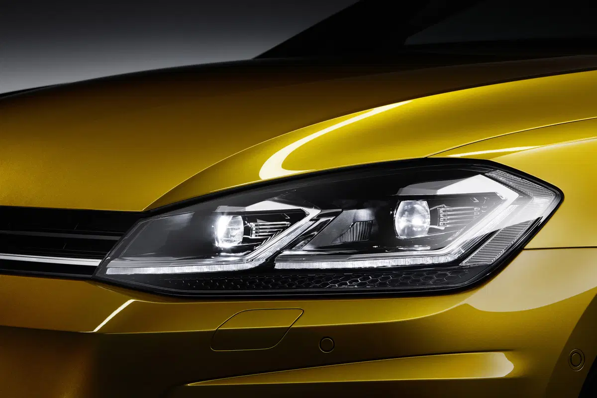 Volkswagen Golf restyling 2017: ecco come cambia [Video] (26)