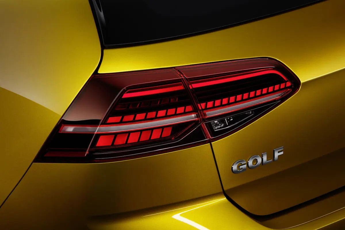 Volkswagen Golf restyling 2017: ecco come cambia [Video] (27)