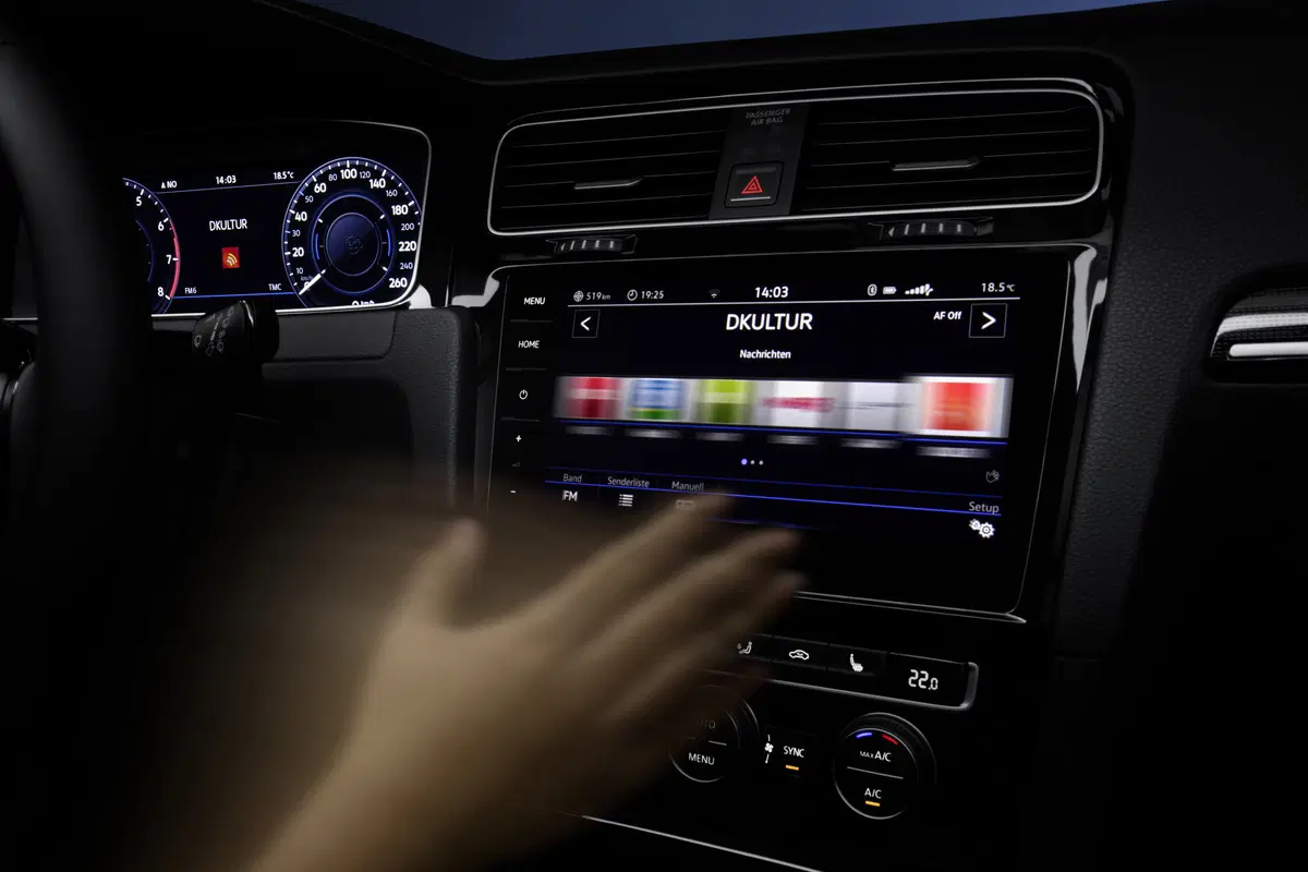 Volkswagen Golf restyling 2017: ecco come cambia [Video] (32)