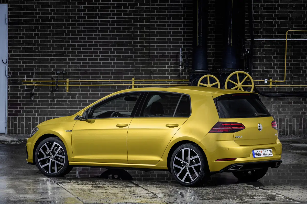 Volkswagen Golf restyling 2017: ecco come cambia [Video] (41)