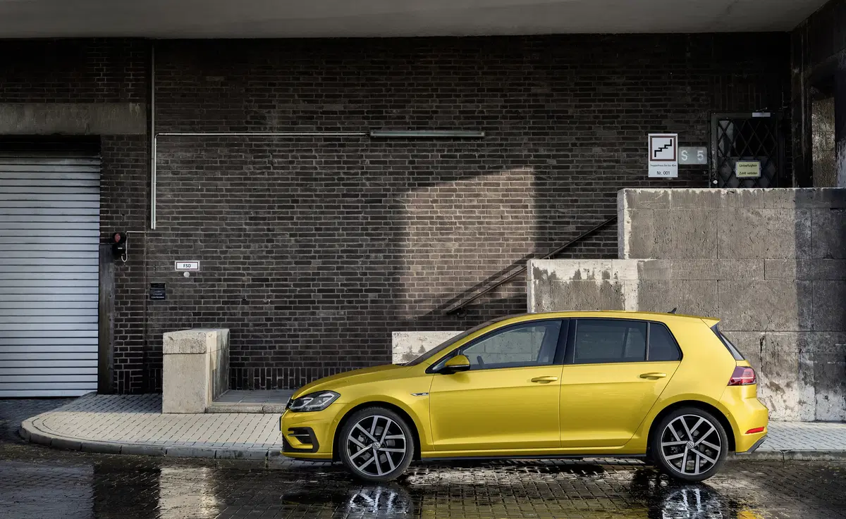 Volkswagen Golf restyling 2017: ecco come cambia [Video] (42)