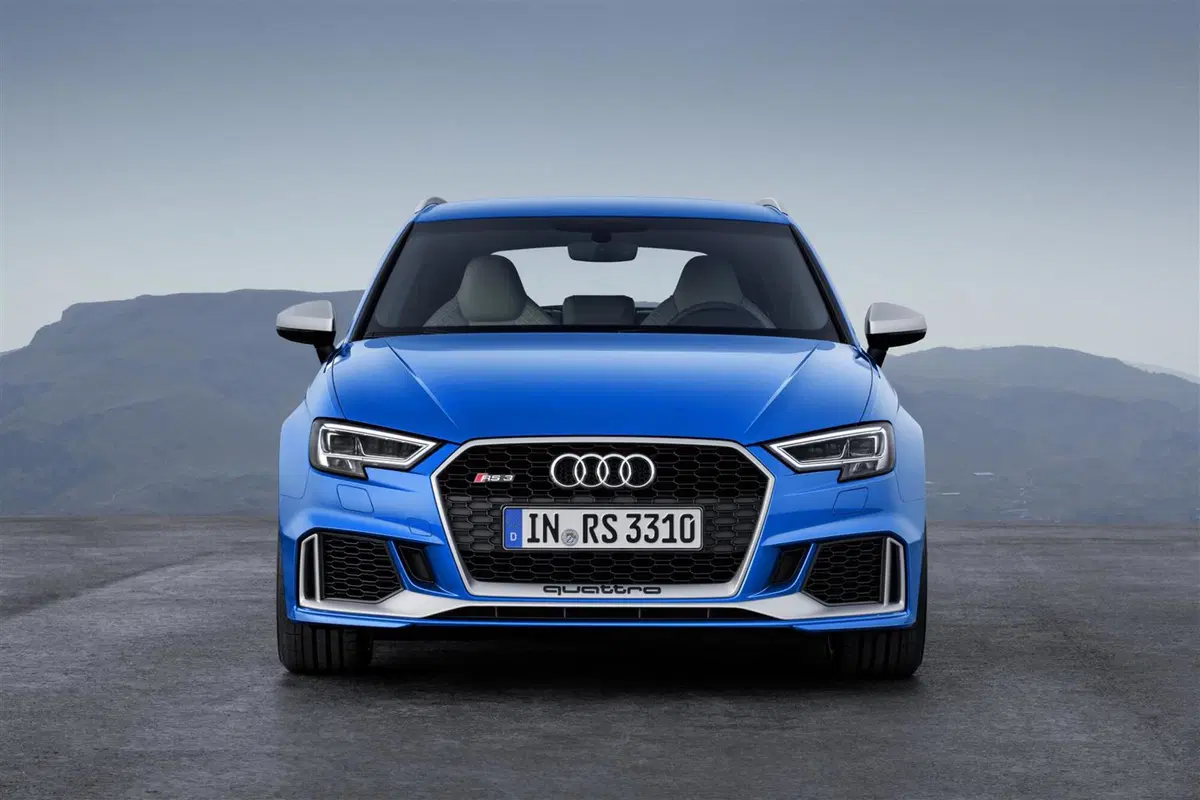 Audi RS3 Sportback restyling, ora ha 400 CV (2)