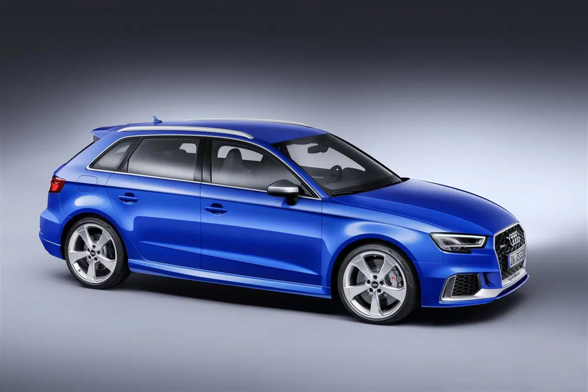 Audi RS3 Sportback restyling, ora ha 400 CV (7)