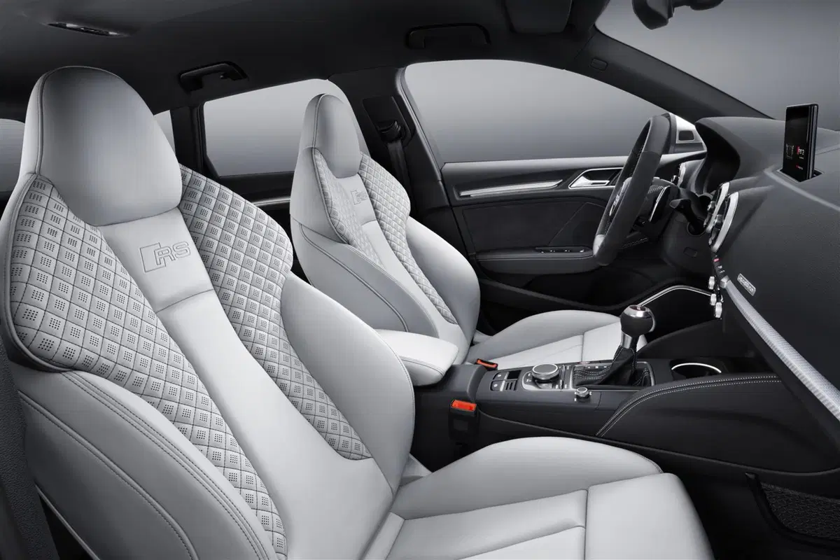 Audi RS3 Sportback restyling, ora ha 400 CV (14)