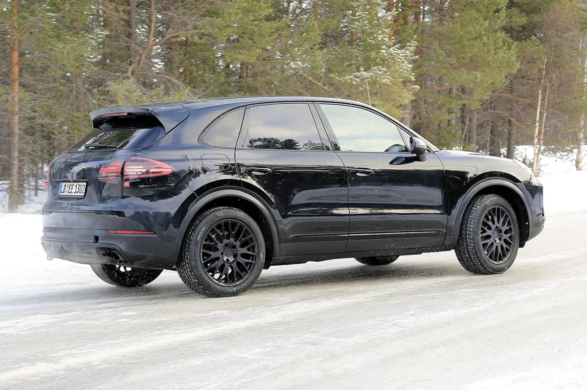 Nuova Porsche Cayenne 2017: le nostre foto spia (6)