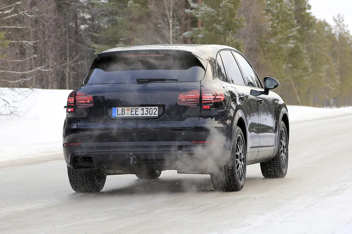Nuova Porsche Cayenne 2017: le nostre foto spia (8)