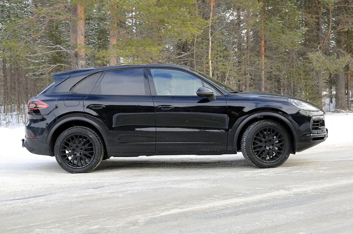Nuova Porsche Cayenne 2017: le nostre foto spia (4)
