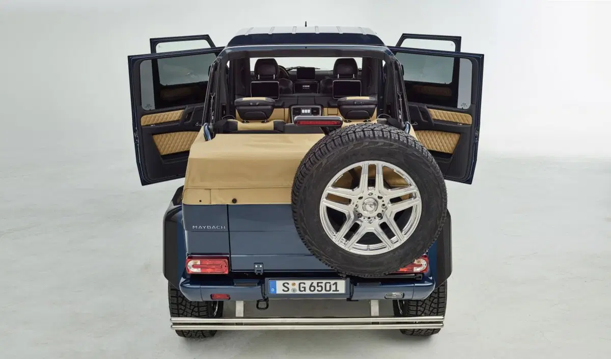 Mercedes-Maybach G 650 Landaulet, 4x4 per pochi (3)