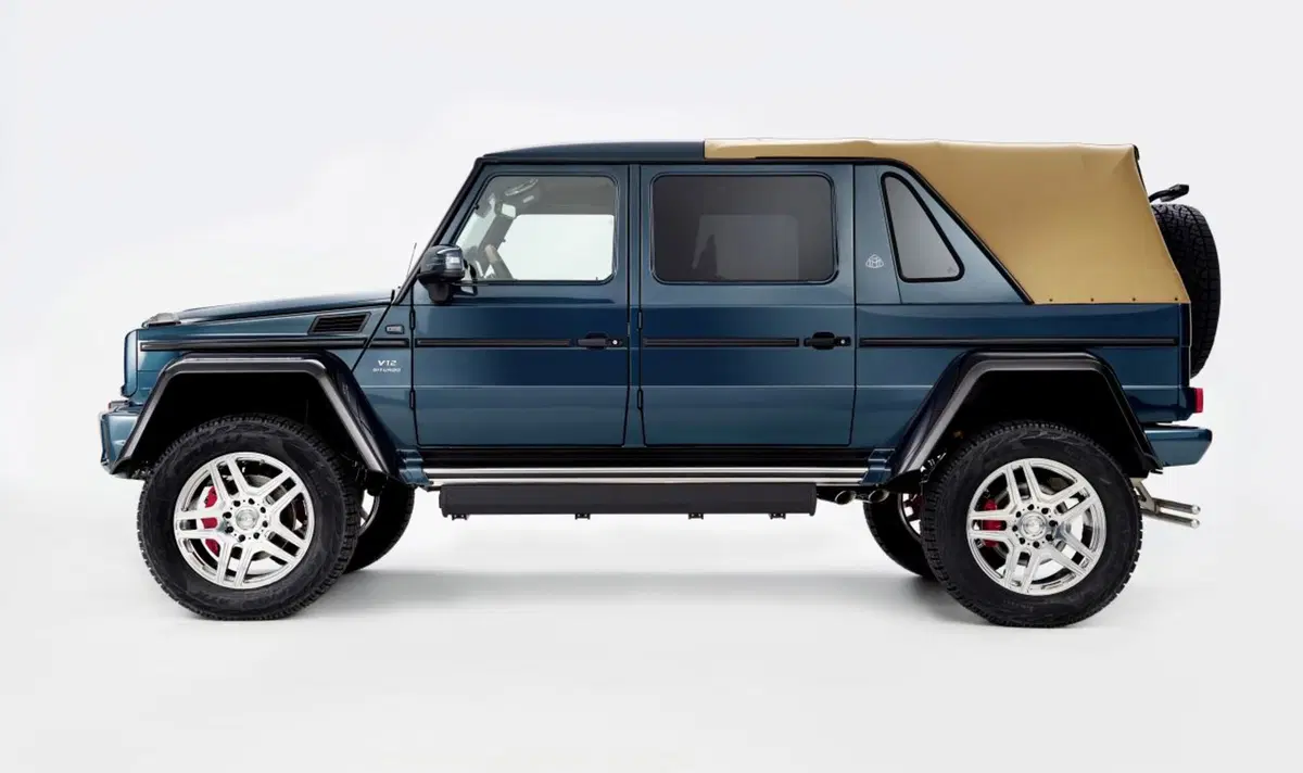 Mercedes-Maybach G 650 Landaulet, 4x4 per pochi (6)