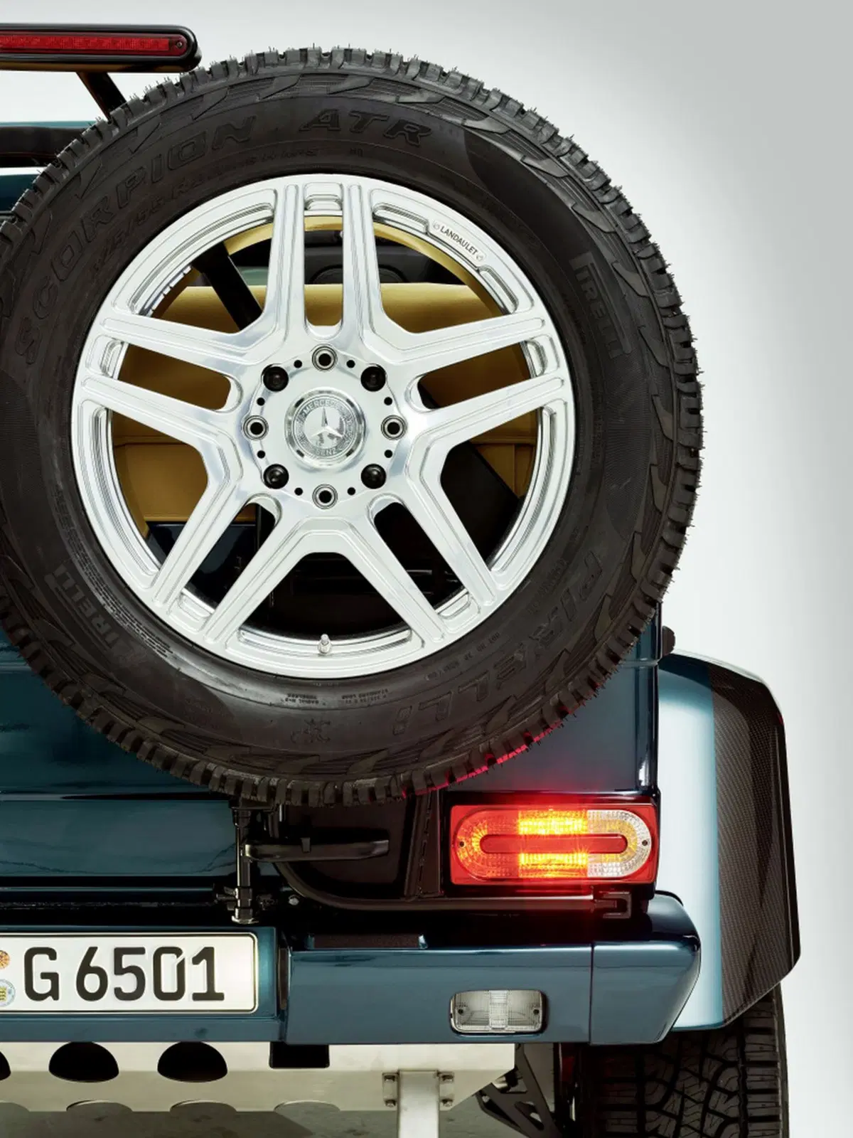 Mercedes-Maybach G 650 Landaulet, 4x4 per pochi (7)