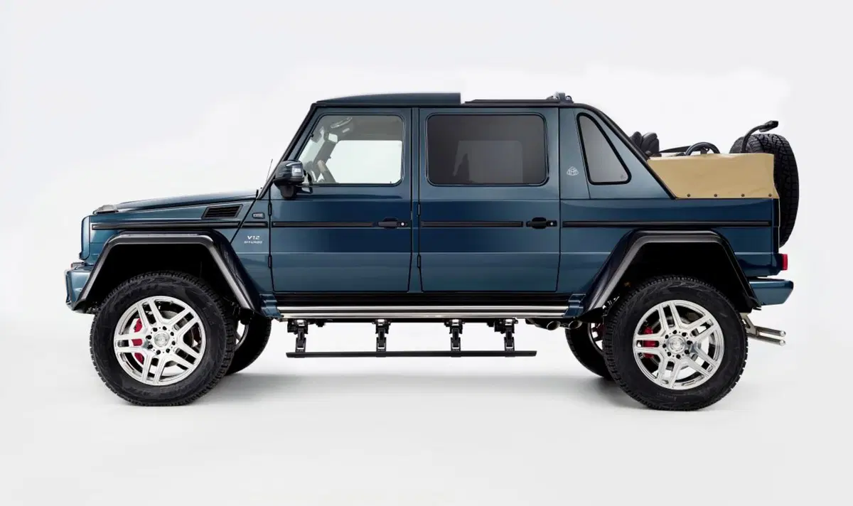 Mercedes-Maybach G 650 Landaulet, 4x4 per pochi (13)